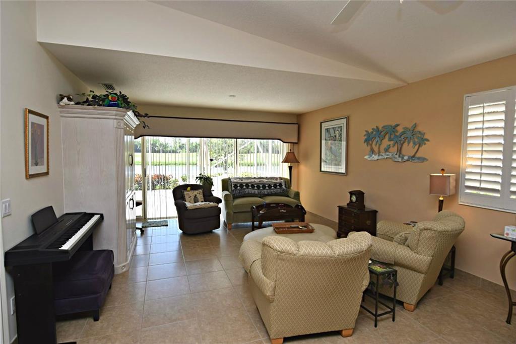 978 Southwest Balmoral Trace Stuart, FL 34997 - Photo 13 of 32 Gallery Image 13