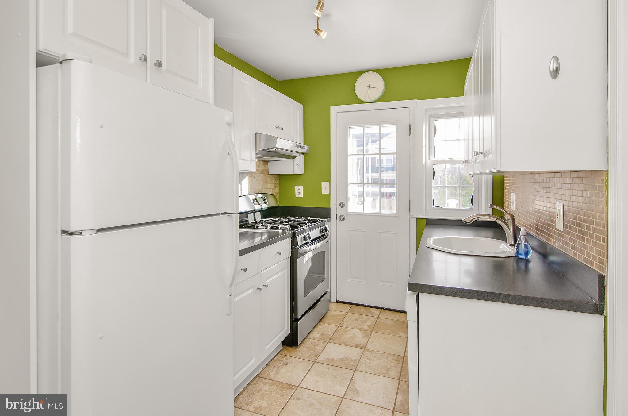 8419 Greenway Road Towson, MD 21286 - Photo 11 of 25