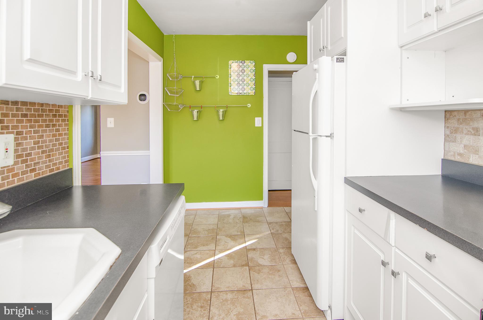 8419 Greenway Road Towson, MD 21286 - Photo 12 of 25