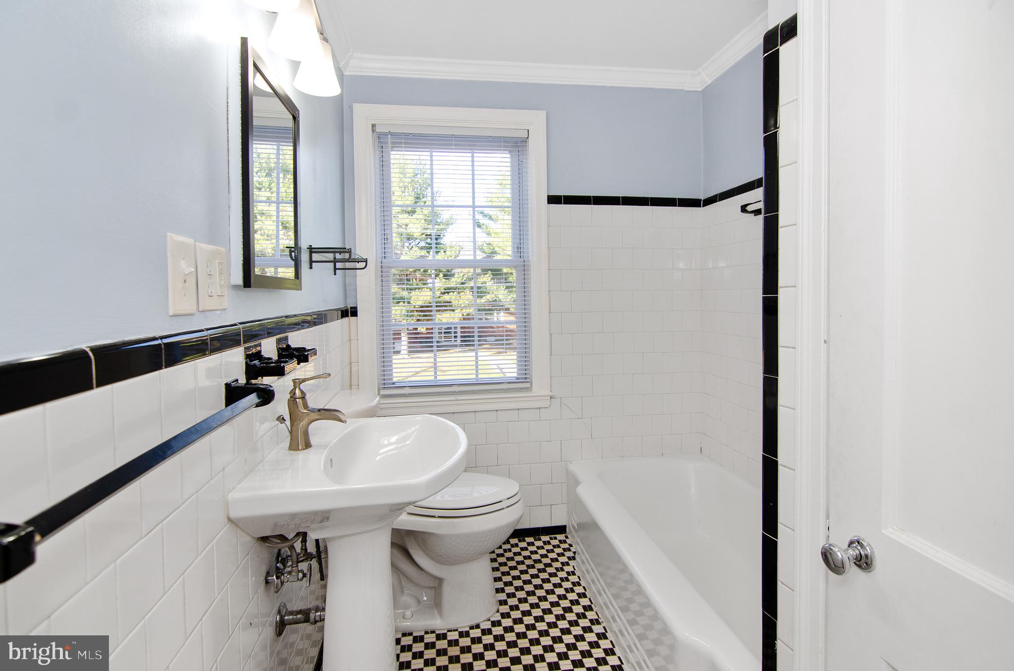 8419 Greenway Road Towson, MD 21286 - Photo 18 of 25