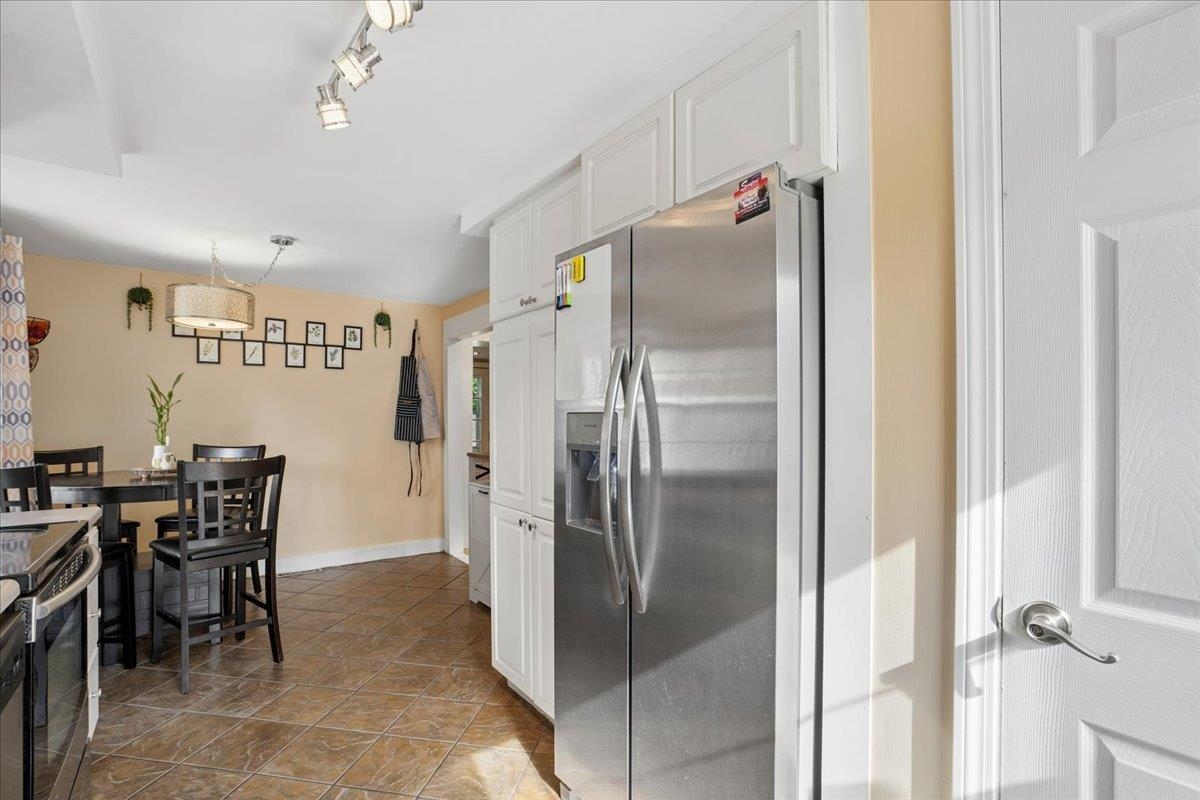 14 9th Street Nashua, NH 03060 - Photo 11 of 35