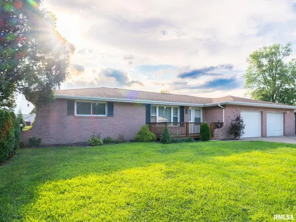 $284,900 | 101 Patricia Avenue, East Peoria, IL 61611