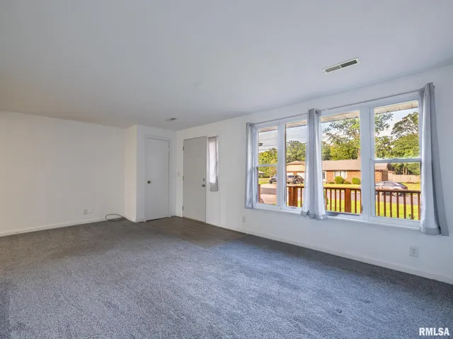 $284,900 | 101 Patricia Avenue, East Peoria, IL 61611