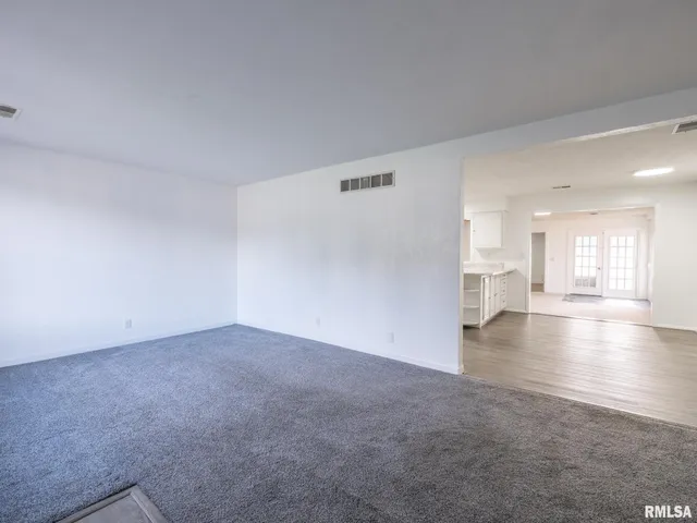 $284,900 | 101 Patricia Avenue, East Peoria, IL 61611