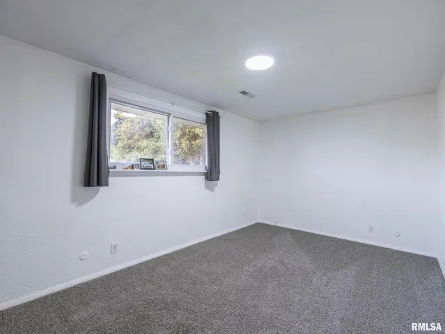 $284,900 | 101 Patricia Avenue, East Peoria, IL 61611