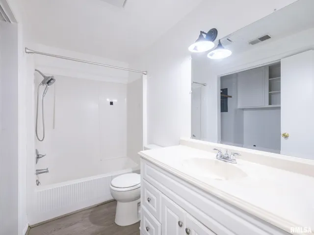 $284,900 | 101 Patricia Avenue, East Peoria, IL 61611