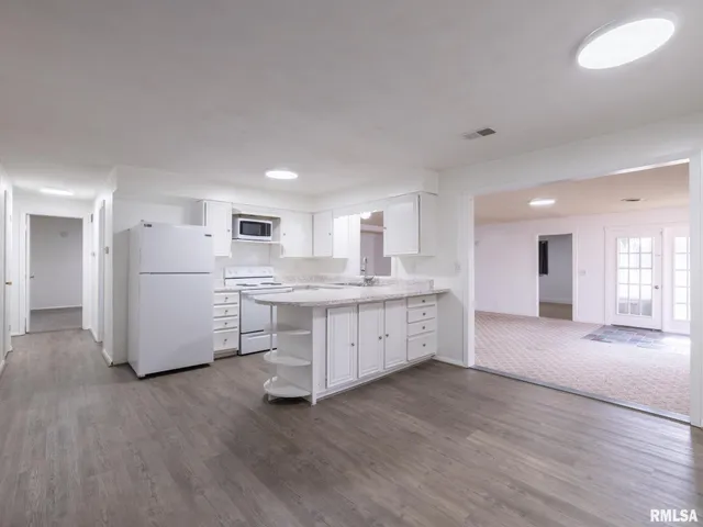 $284,900 | 101 Patricia Avenue, East Peoria, IL 61611