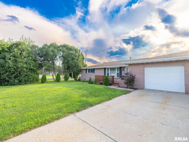 $284,900 | 101 Patricia Avenue, East Peoria, IL 61611