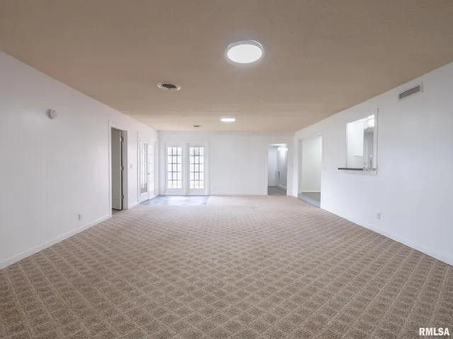 $284,900 | 101 Patricia Avenue, East Peoria, IL 61611