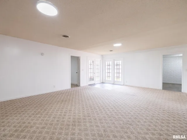 $284,900 | 101 Patricia Avenue, East Peoria, IL 61611