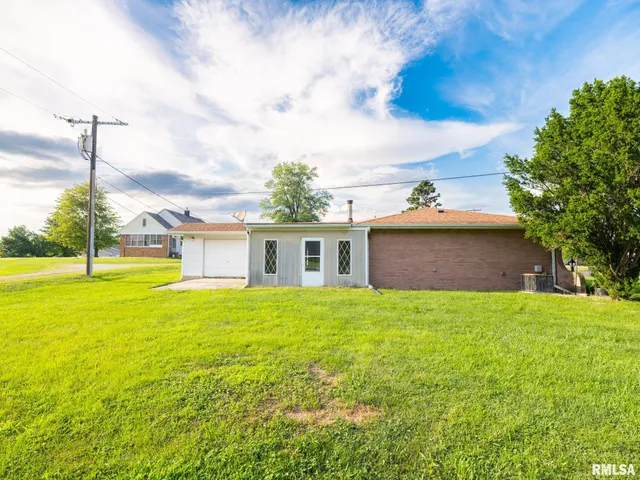 $284,900 | 101 Patricia Avenue, East Peoria, IL 61611