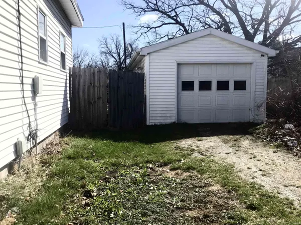 $225,000 | 713 South Franklin Street, Winamac, IN 46996