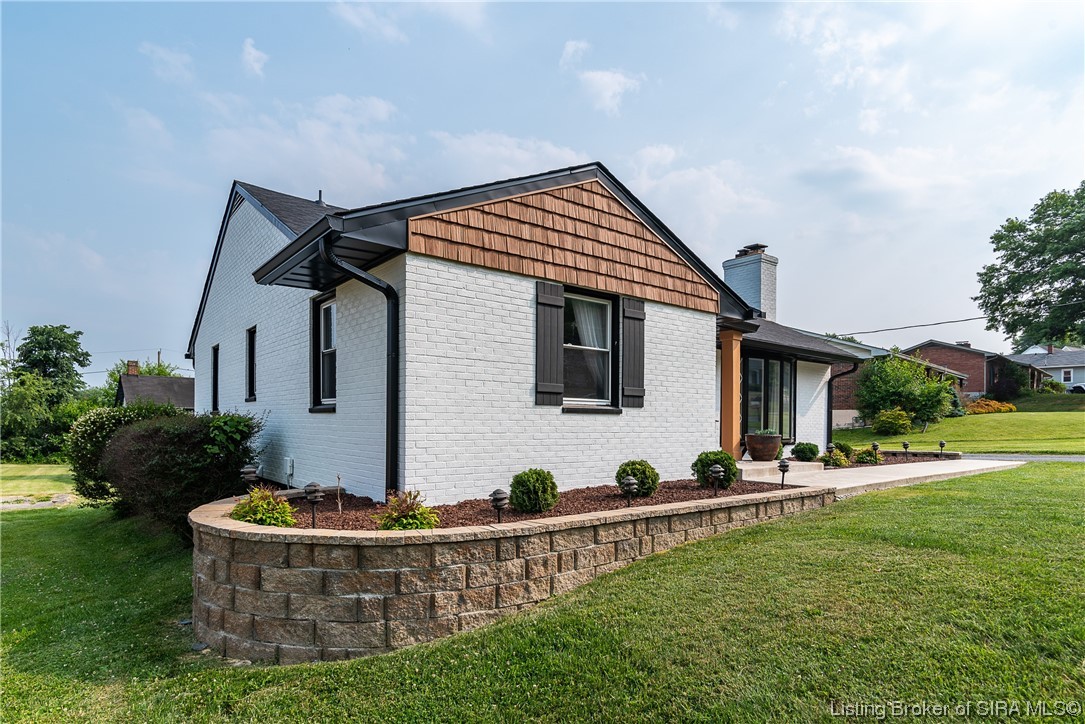 205 Captain Frank Road New Albany, IN 47150 - Photo 3 of 43 Gallery Image 3