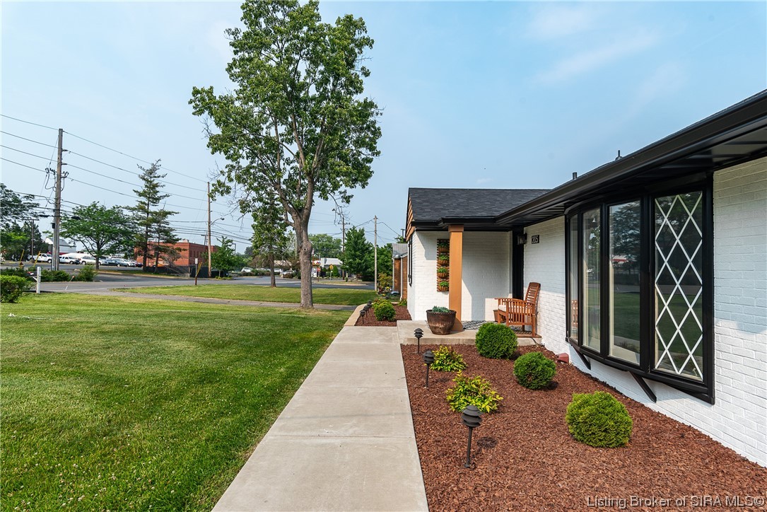 205 Captain Frank Road New Albany, IN 47150 - Photo 4 of 43 Gallery Image 4