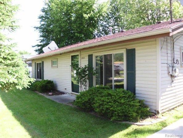 7323 Edlane Road Algonac, MI 48001 - Photo 1 of 11 261-922540-Front 2