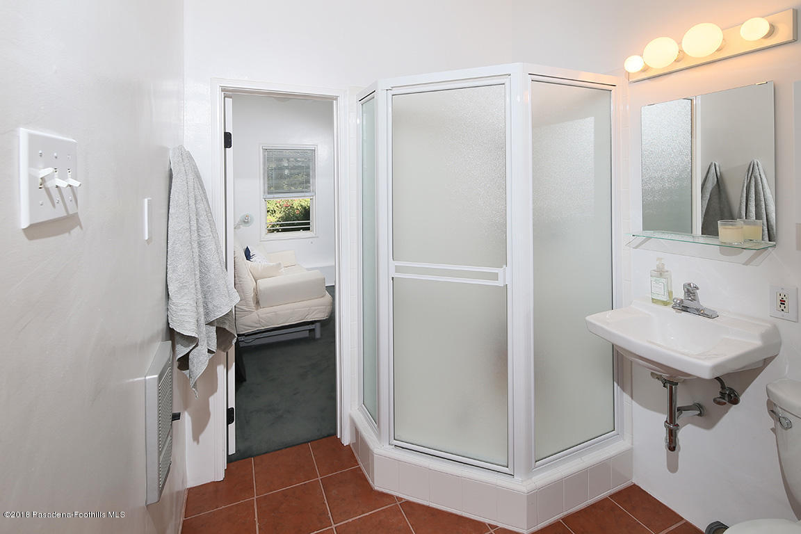 4372 Canyon Crest Road Altadena, CA 91001 - Photo 12 of 19 4372Canyon9