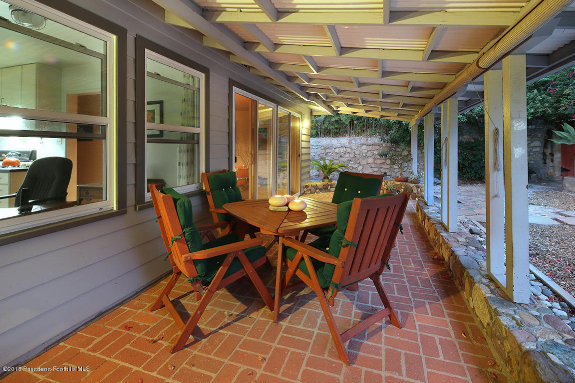 4372 Canyon Crest Road Altadena, CA 91001 - Photo 13 of 19 4372Canyon10