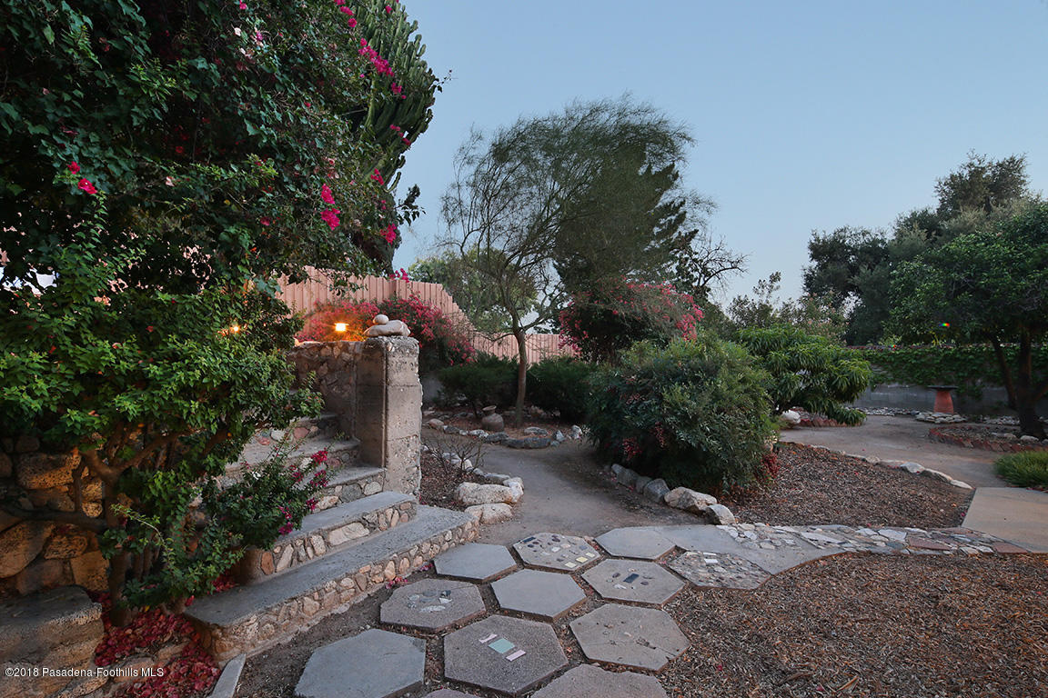 4372 Canyon Crest Road Altadena, CA 91001 - Photo 14 of 19 4372Canyon11