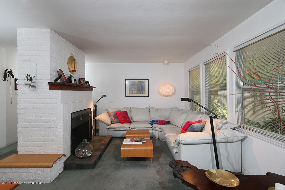 4372 Canyon Crest Road Altadena, CA 91001 - Photo 5 of 19 4372Canyon2