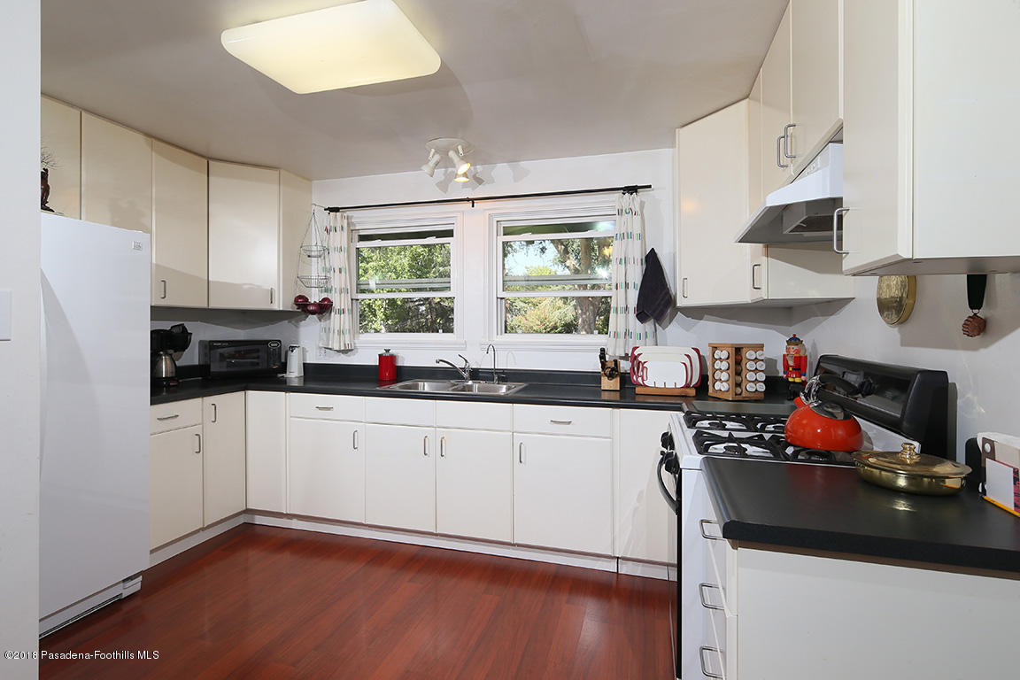 4372 Canyon Crest Road Altadena, CA 91001 - Photo 8 of 19 4372Canyon5