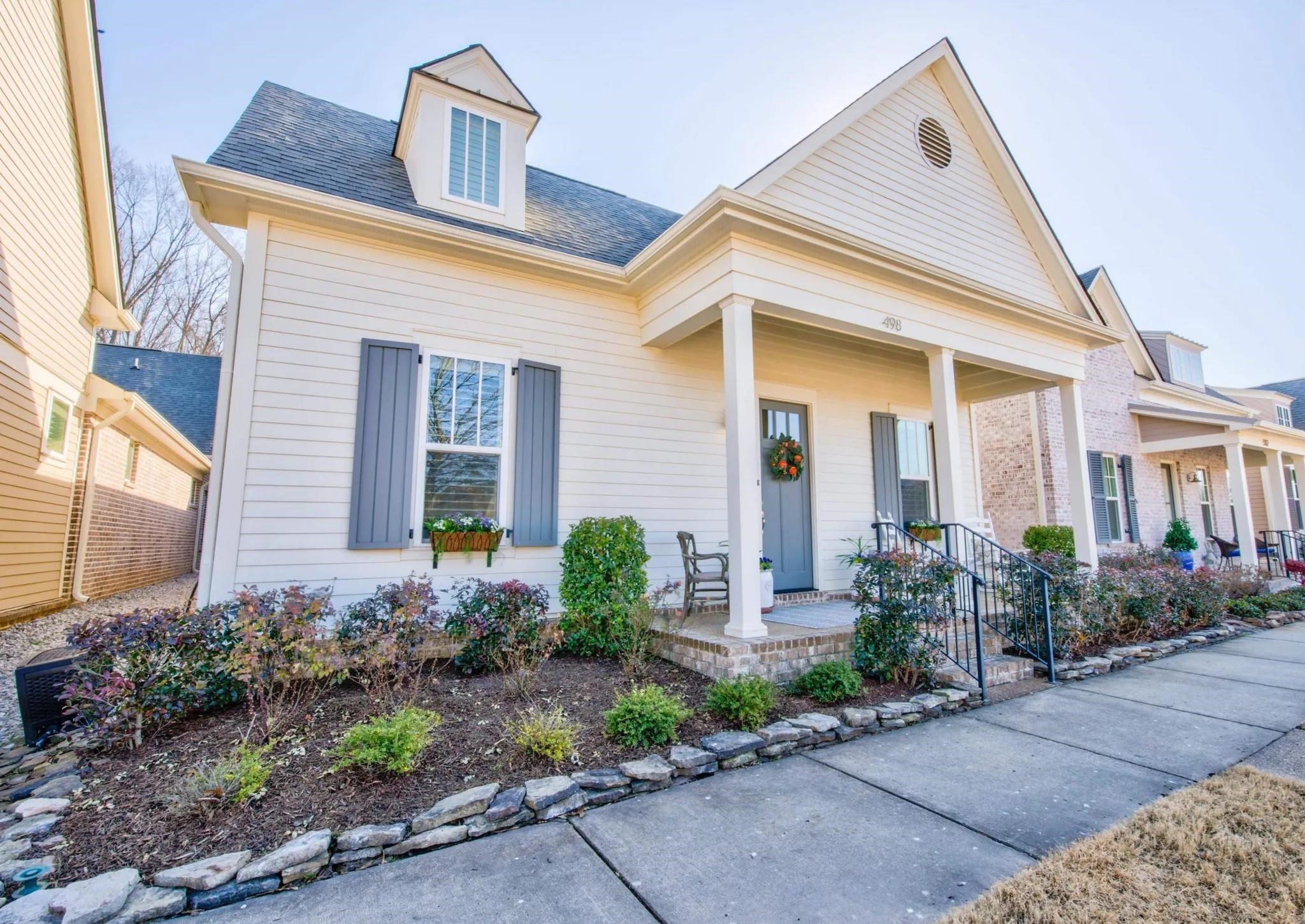498 South Shea Road Collierville, TN 38017 - Photo 1 of 17 View of front of house featuring a porch