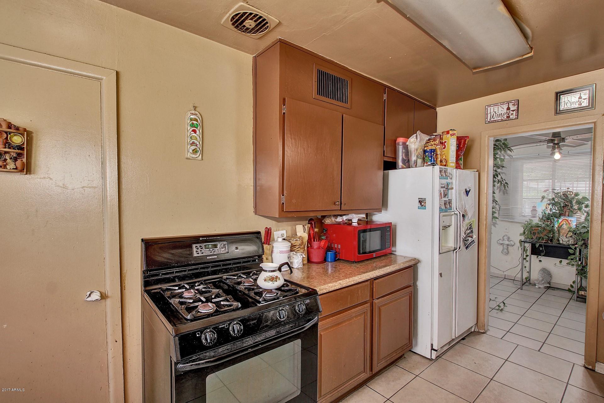 2202 North 30th Street Phoenix, AZ 85008 - Photo 7 of 16 0008-30th (8)