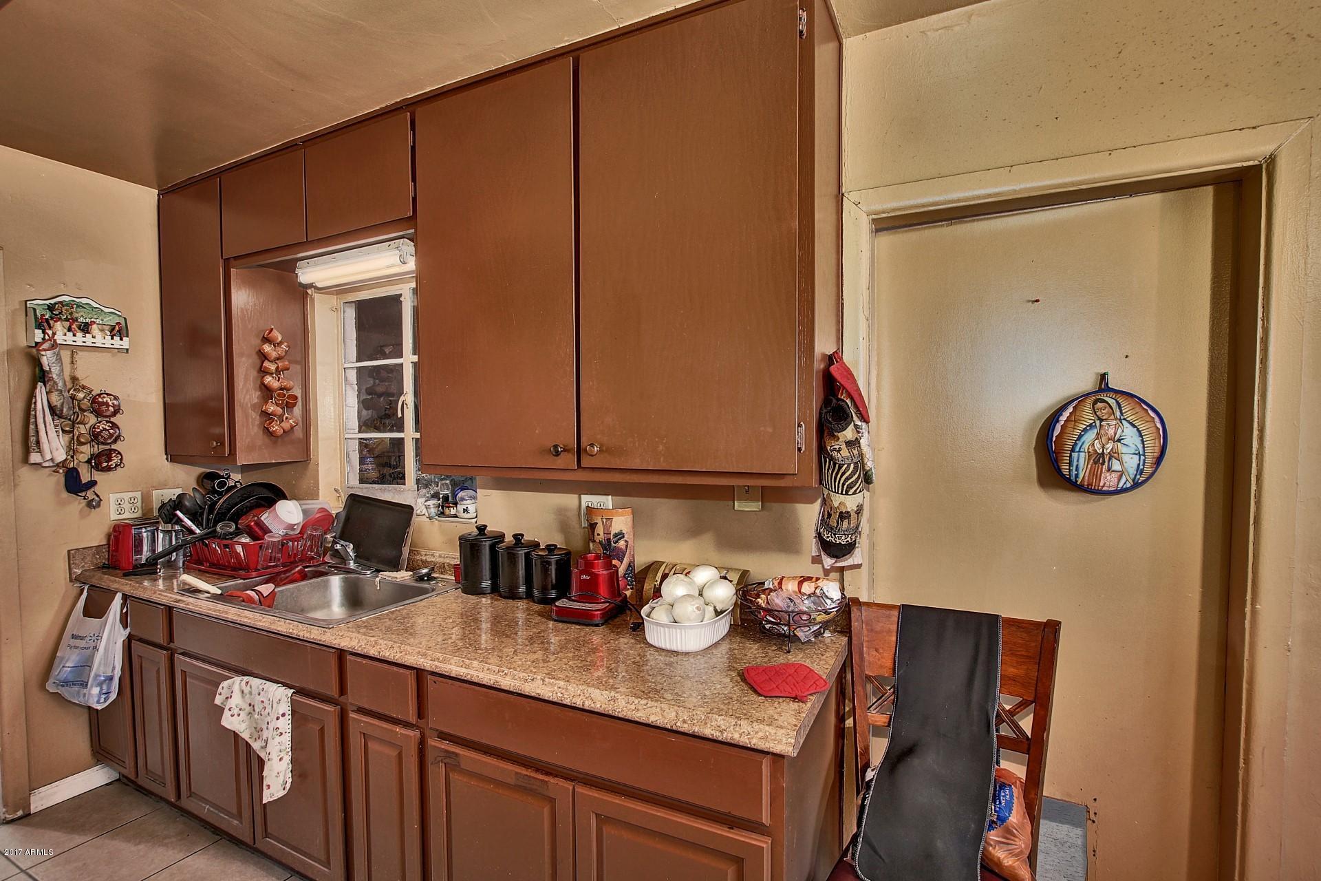 2202 North 30th Street Phoenix, AZ 85008 - Photo 9 of 16 0010-30th (9)