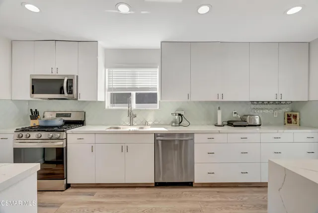 $1,195,000 | 8225 Fallbrook Avenue, West Hills, CA 91304