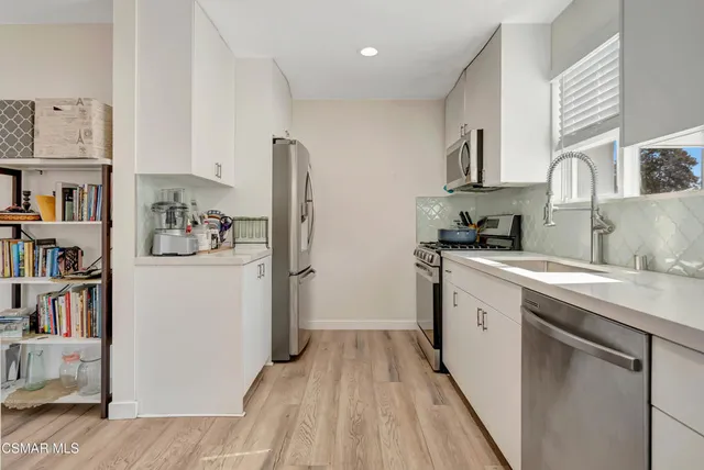 $1,195,000 | 8225 Fallbrook Avenue, West Hills, CA 91304