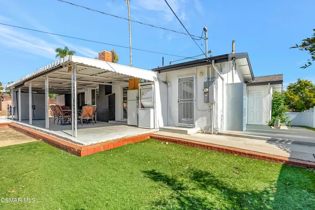 $1,195,000 | 8225 Fallbrook Avenue, West Hills, CA 91304