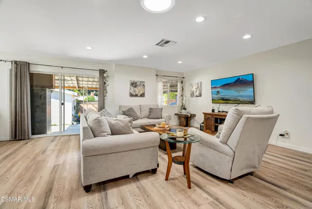 $1,195,000 | 8225 Fallbrook Avenue, West Hills, CA 91304