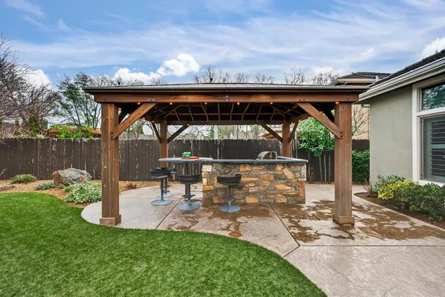 $1,050,000 | 1409 West Colonial Parkway, Unit W, Roseville, CA 95661