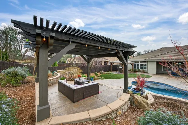 $1,050,000 | 1409 West Colonial Parkway, Unit W, Roseville, CA 95661