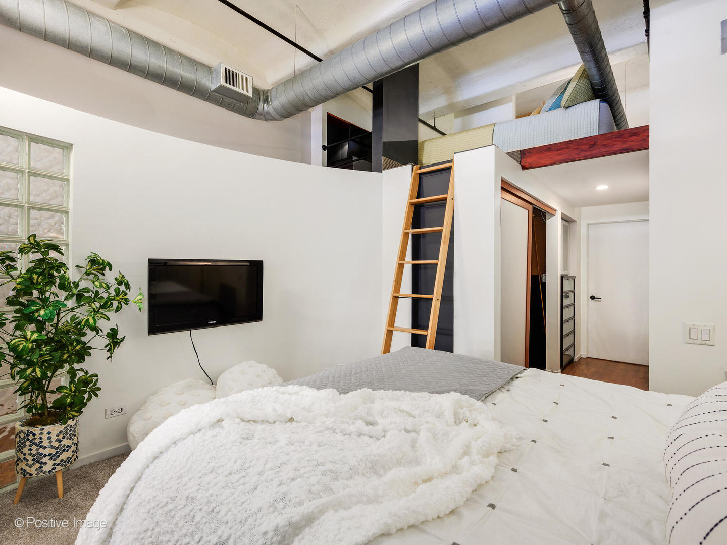 1000 West Washington Boulevard, Unit 216 Chicago, IL 60607 - Photo 1 of 20