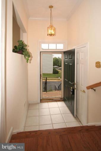 3630 Ransom Place Alexandria, VA 22306 - Photo 2 of 19 Entrance / Foyer