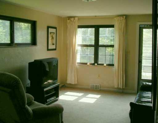 1542 Old State Road Gibsonia, PA 15044 - Photo 3 of 8 Living Room.