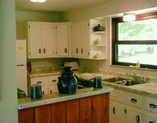 1542 Old State Road Gibsonia, PA 15044 - Photo 5 of 8 Kitchen.