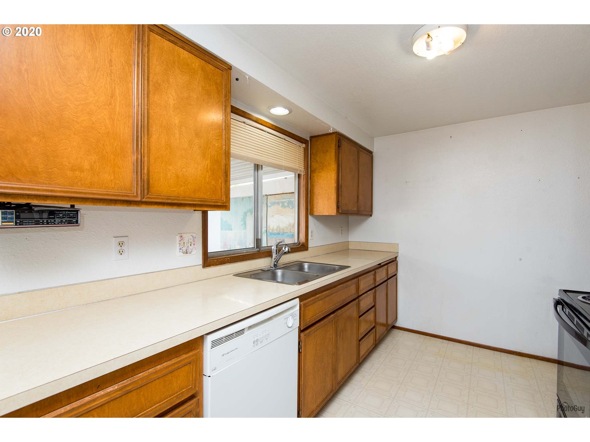 364 North 49th Street Springfield, OR 97478 - Photo 13 of 30