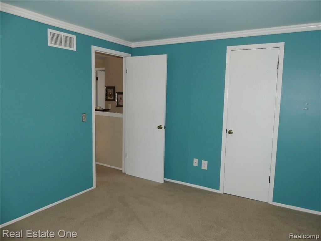 45119 Lemont Road Canton, MI 48187 - Photo 29 of 38 Bedroom 3 view two