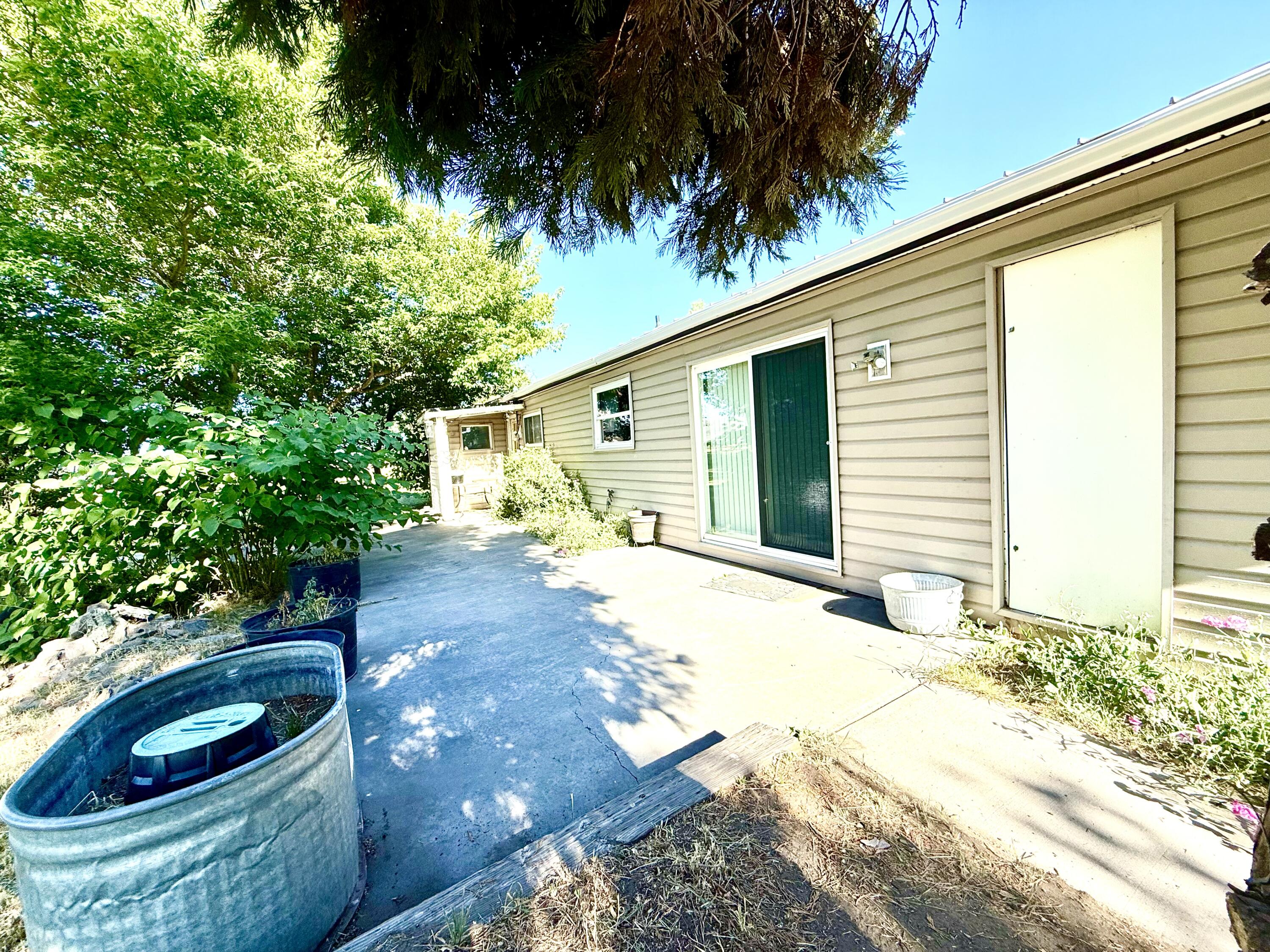 7992 Elliott Road Klamath Falls, OR 97603 - Photo 10 of 67 IMG_5506