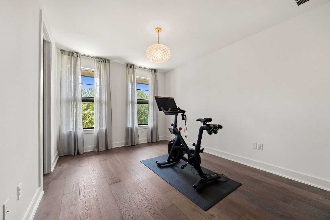 3700 Clawson Road, Unit 503 Austin, TX 78704 - Photo 22 of 39 a view of a room with gym equipment