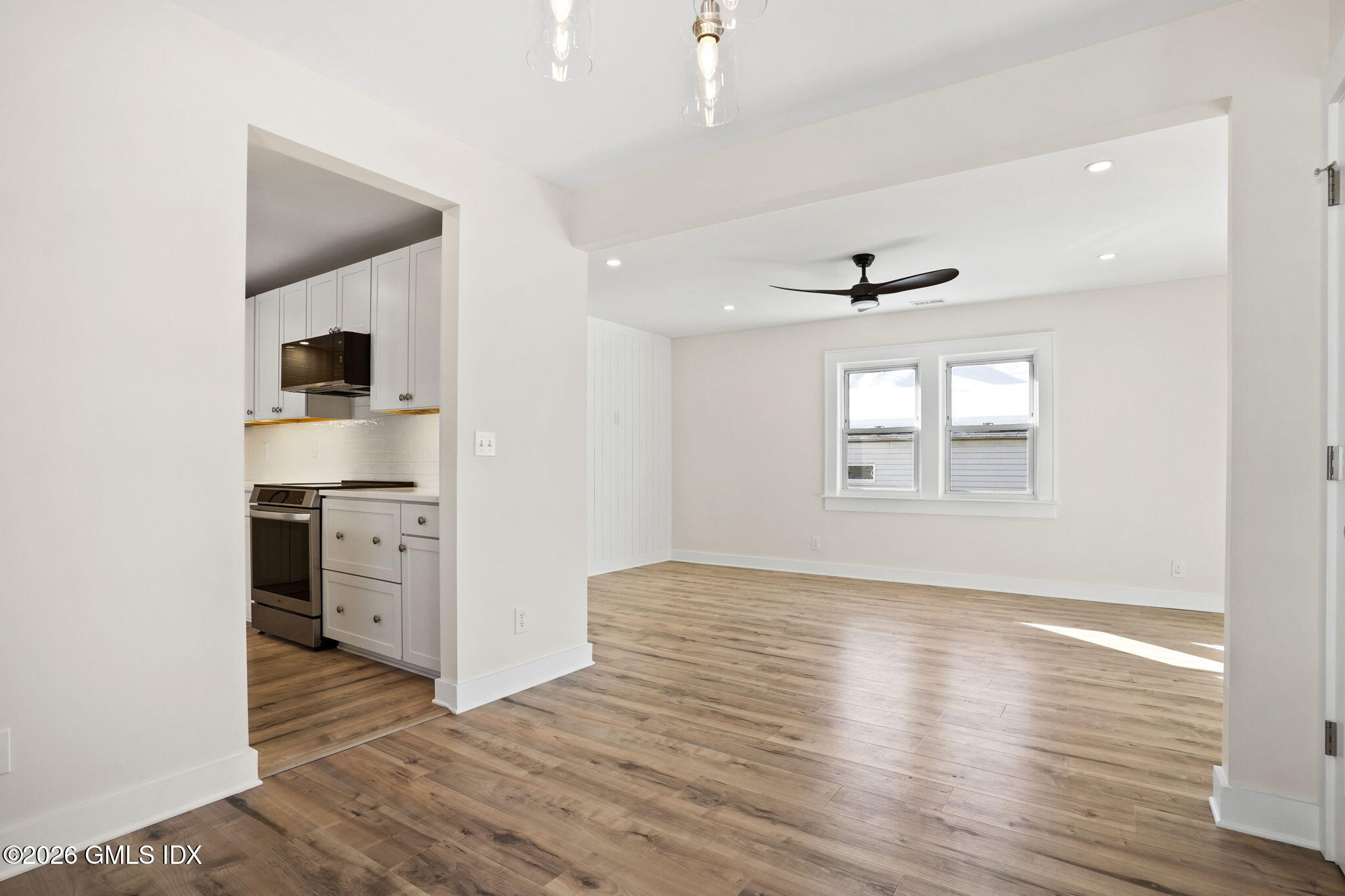 79 View Street West Greenwich, CT 06830 - Photo 3 of 26 4-web-or-mls-79-view-st-w