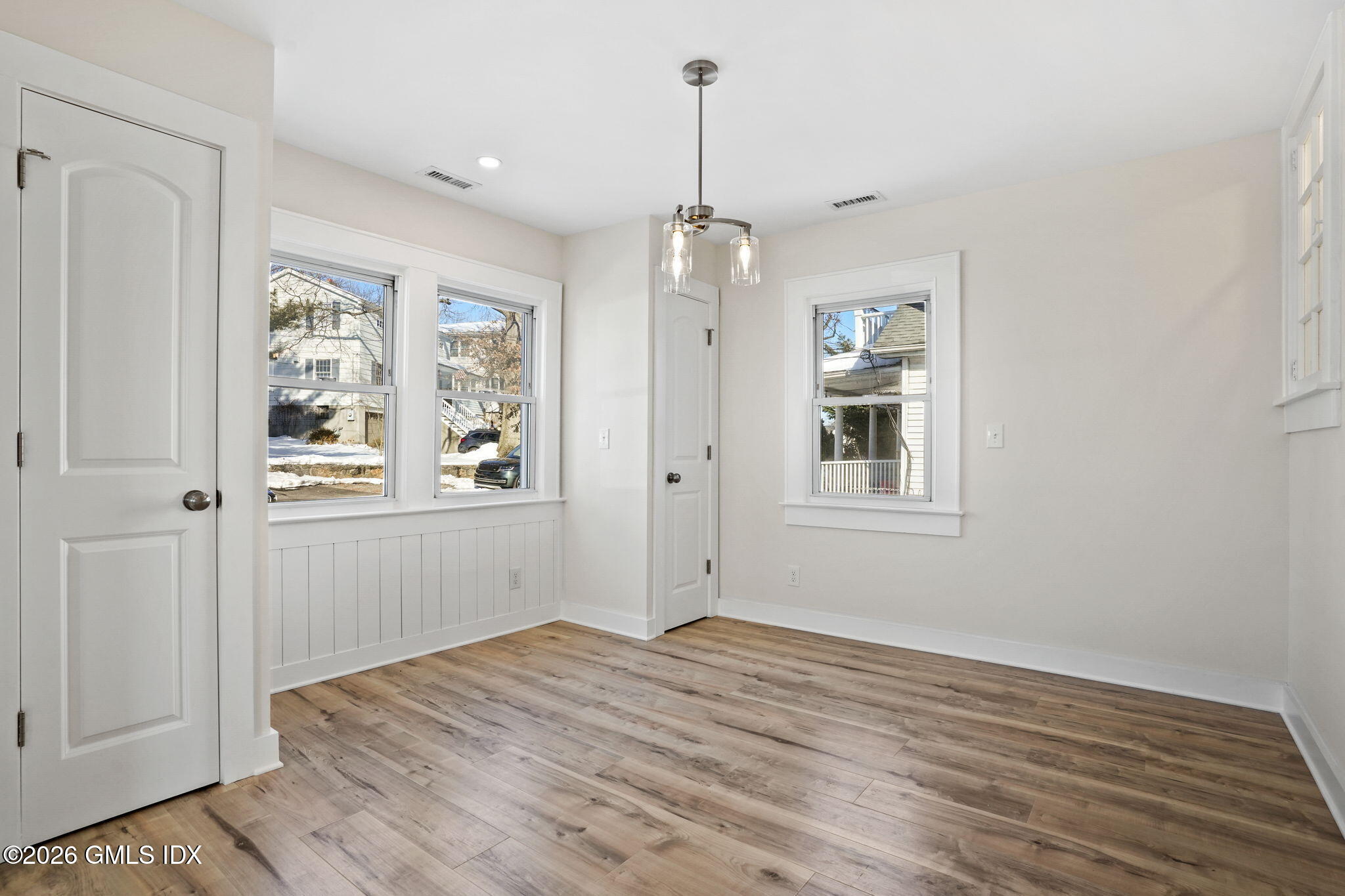 79 View Street West Greenwich, CT 06830 - Photo 4 of 26 7-web-or-mls-79-view-st-w