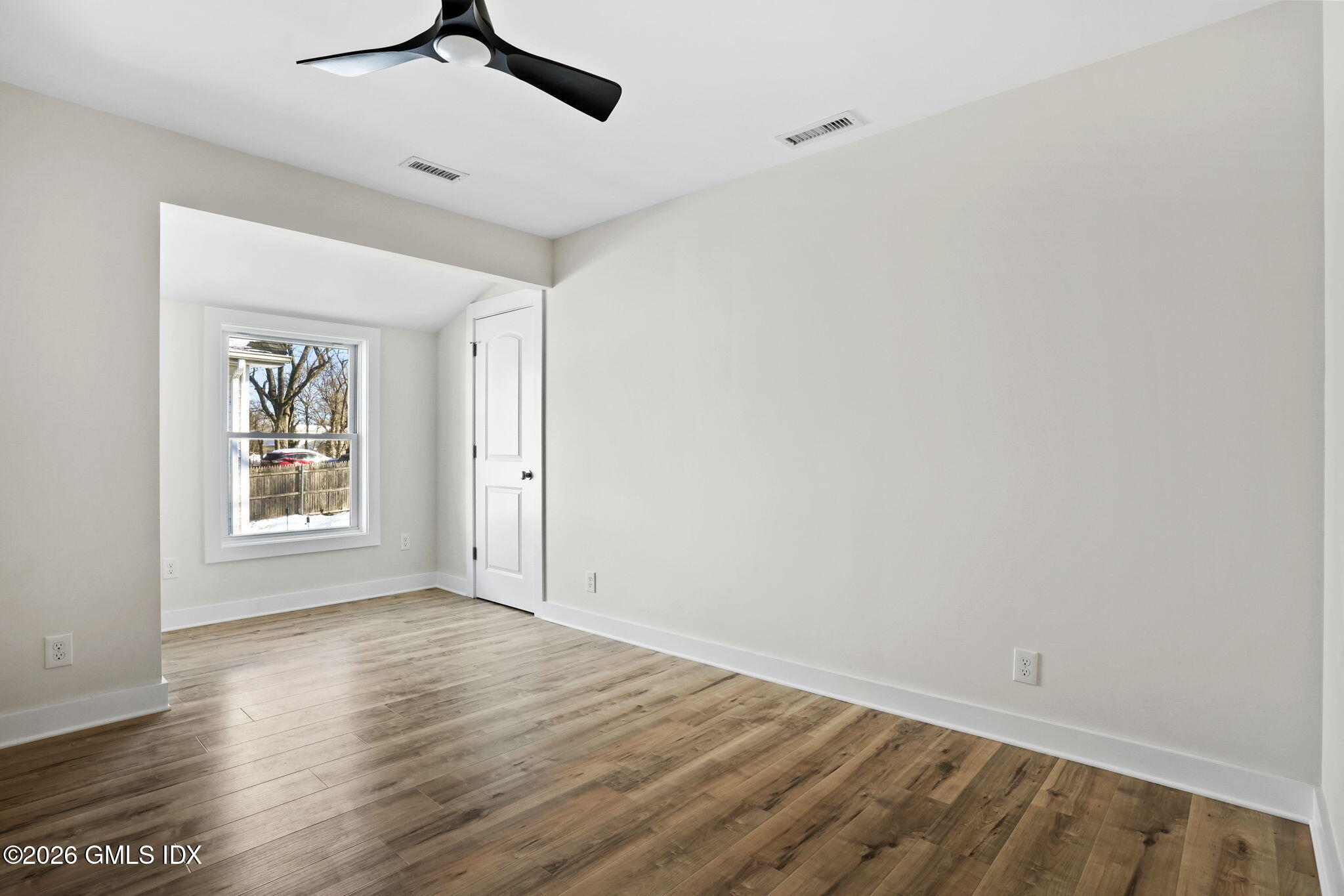 79 View Street West Greenwich, CT 06830 - Photo 8 of 26 18-web-or-mls-79-view-st-w