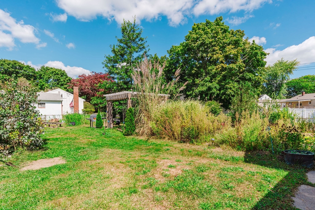 42 Harding Road Fairhaven, MA 02719 - Photo 18 of 38