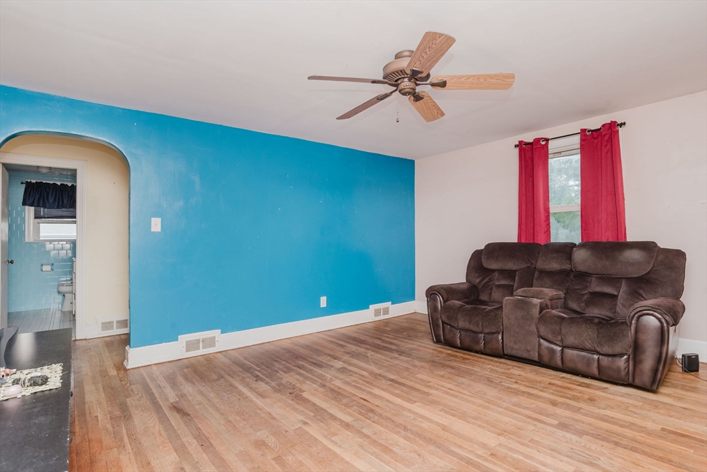 42 Harding Road Fairhaven, MA 02719 - Photo 23 of 38