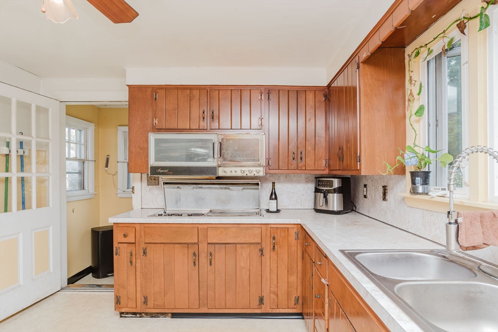 42 Harding Road Fairhaven, MA 02719 - Photo 28 of 38