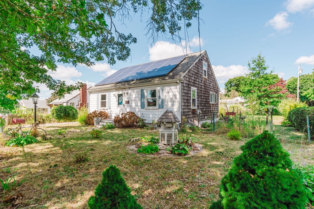 42 Harding Road Fairhaven, MA 02719 - Photo 3 of 38