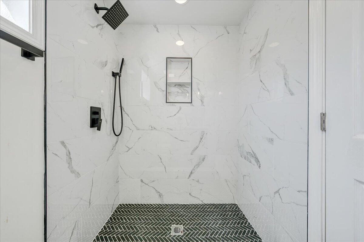 3417 Windsor Road Roanoke, VA 24018 - Photo 35 of 52 37-MIB01456