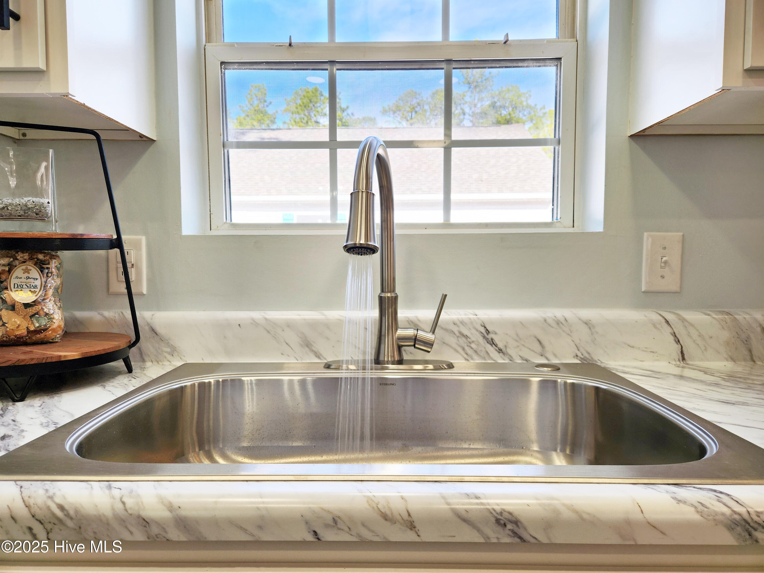 321 Hickory Road Southport, NC 28461 - Photo 6 of 36 Kitchen